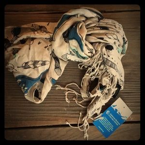 Scarf. Saachi. American museum of Natural History